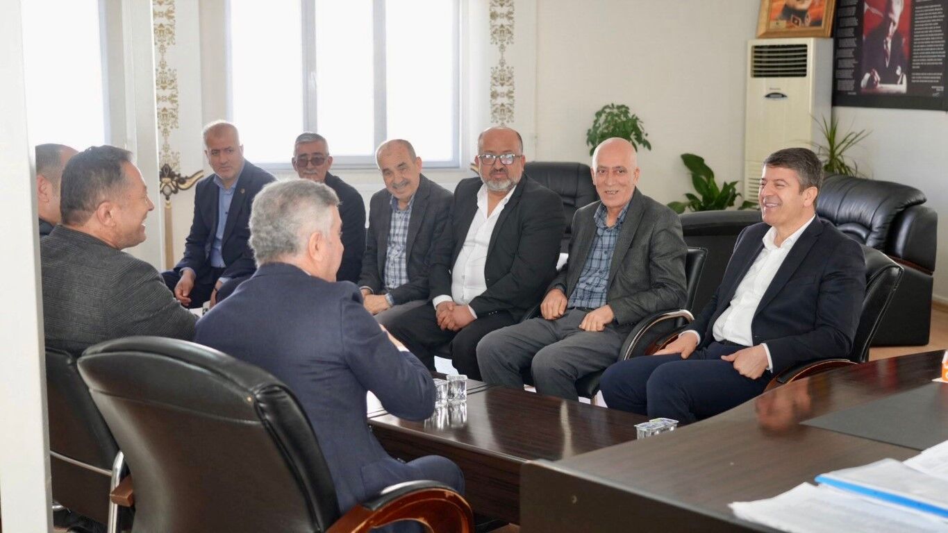 Başkan Tutdere Tut Ilçesinde3 (Orta)