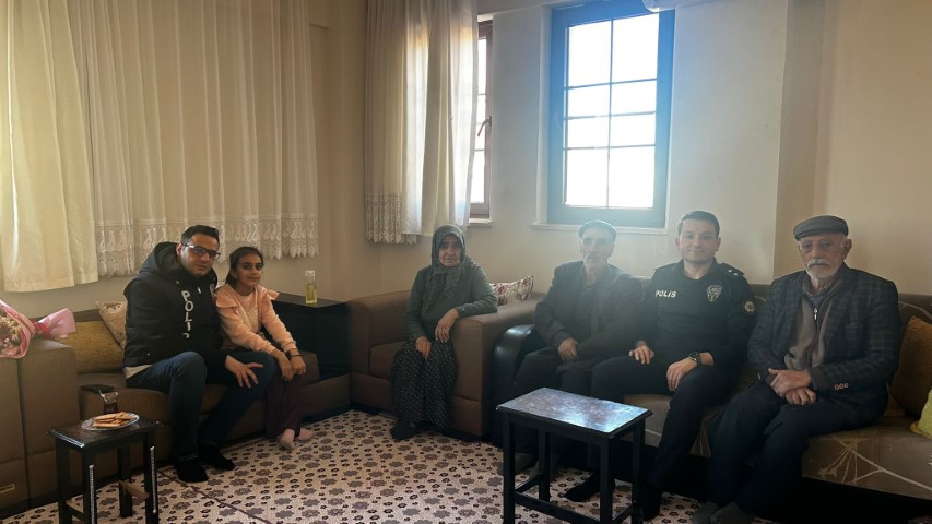 Besni Yakınlarını Kaybeden Aileler Ziyaret Edildi6 (Küçük)