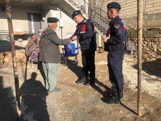 Besni Yakınlarını Kaybeden Aileler Ziyaret Edildi8 (Küçük)