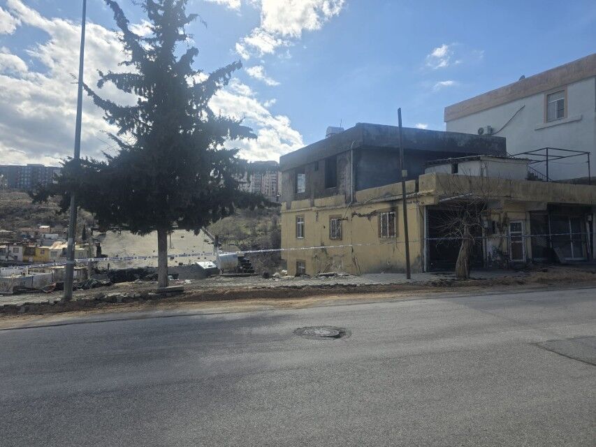 Besni’de Heyelan Bir Ev Yıkıldı, Bir Ev Ağır Hasar Aldı2