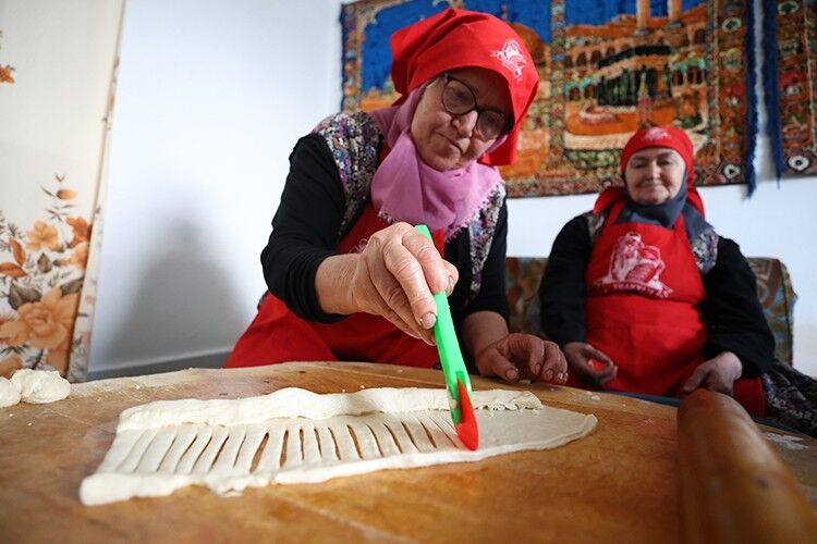 Günün Tarifi Dızmana (Göçmen Böreği)1