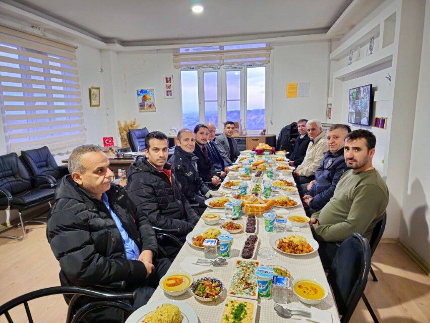 Kaymakam Güngör Öğrencilerle İftarda Buluştu223