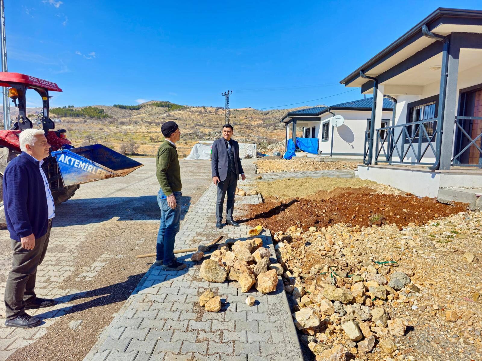 Tut Kaymakamından Tepecik’te Deprem Konutları Ziyareti1