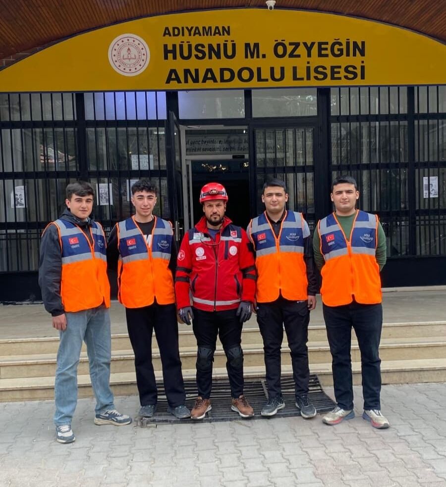 Adıyaman Hüsnü M. Özyeğin Lisesinde Deprem Tatbikatı2