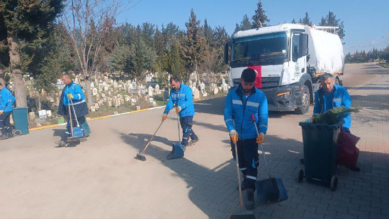 Adıyaman’da Bayram Öncesi Mezarlıklar Temizlendi1
