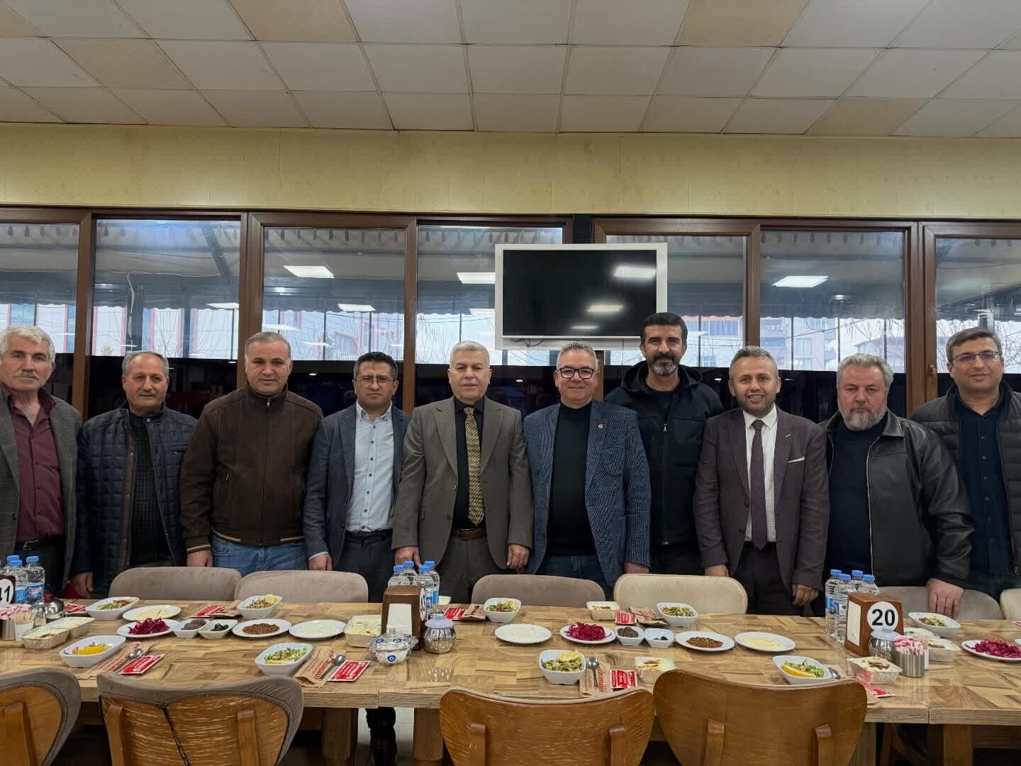 Adıyaman’da Esnaflar İftar Sofrasında Buluştu24