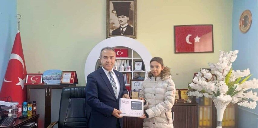 Besni Kız Masa Tenisi Takımı (1) (Küçük)