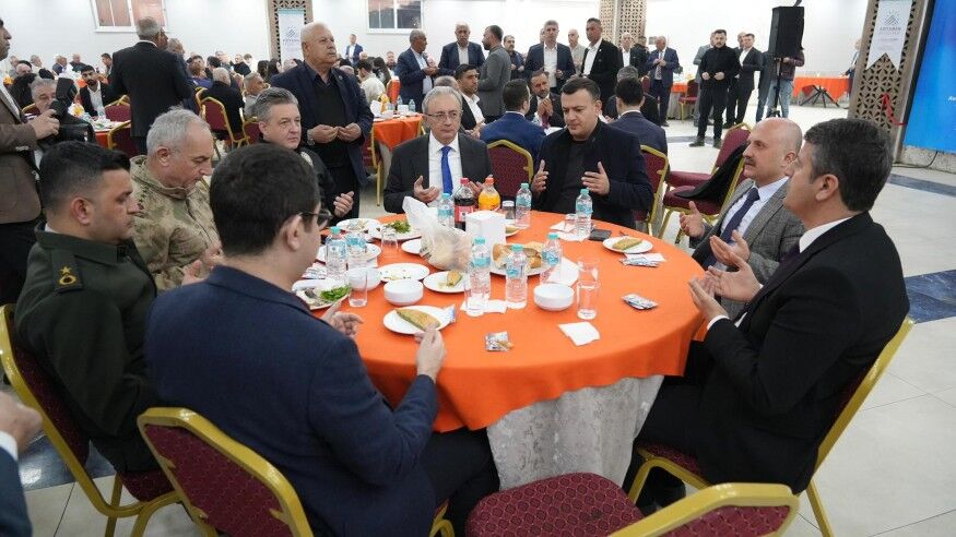 İftarda Konuşan Vali Ve Başkan'dan Birlik Mesajı1
