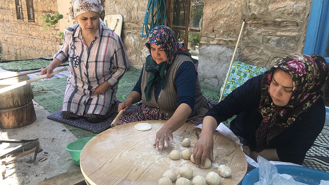Toroslardan Asırlık Bayram Geleneği Külçe Tatlısı1