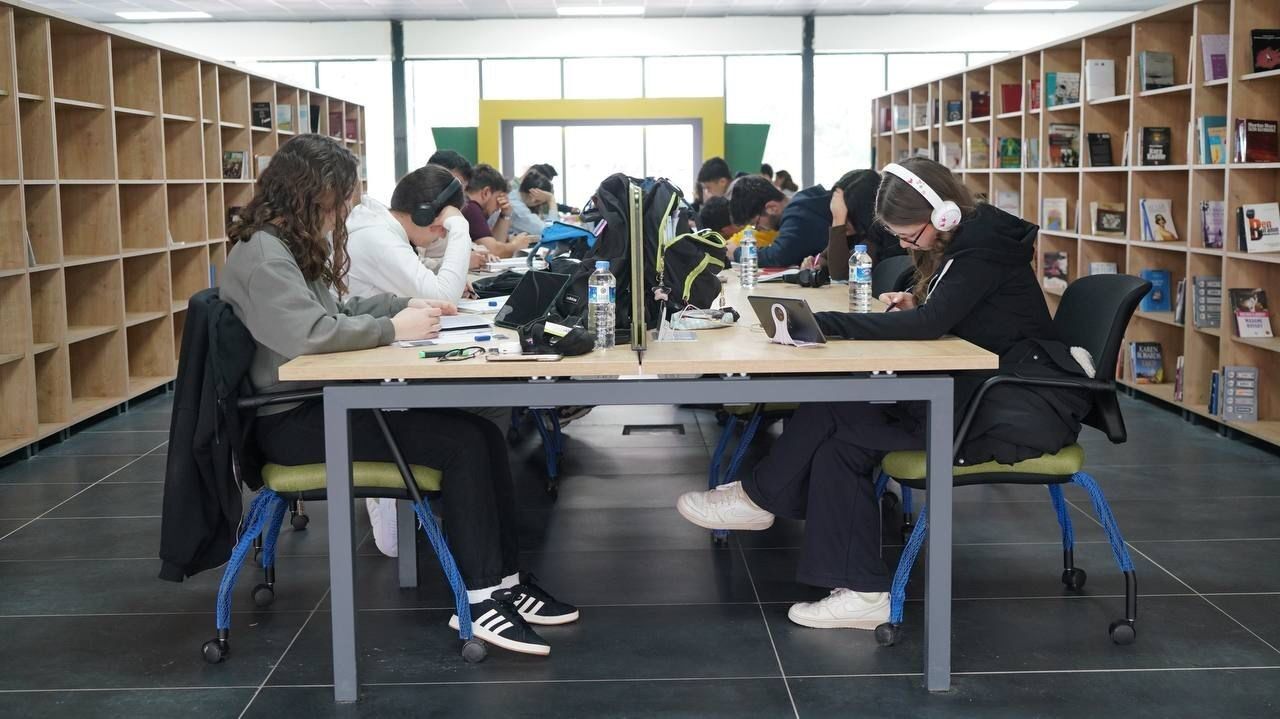Adıyaman Belediyesi’nden Öğrencilere Yeni Kütüphane1