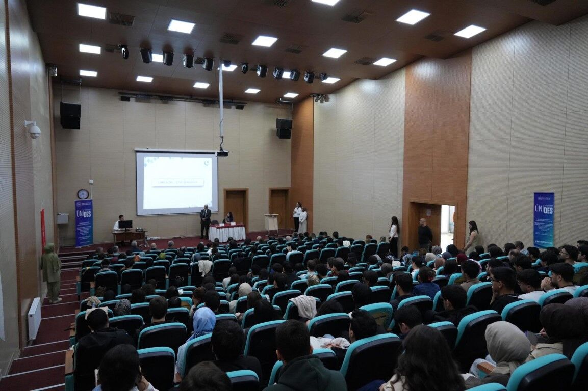 Adıyaman Üniversitesi Sempozyum (Orta)