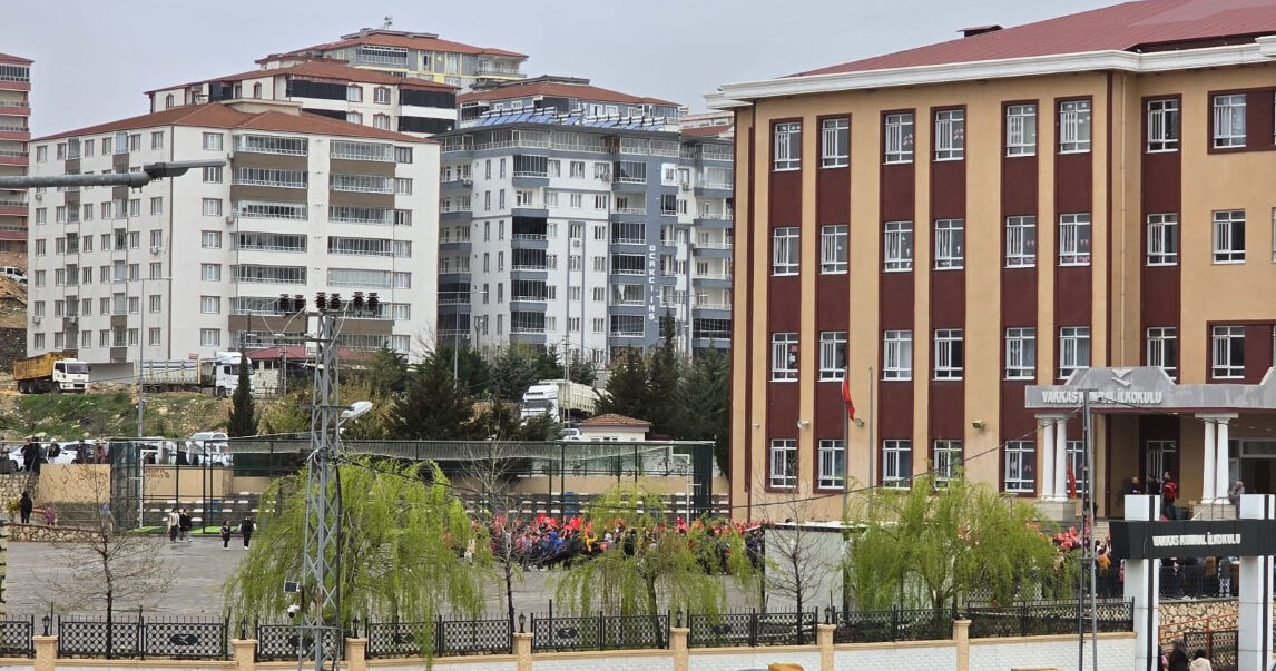 Besni Okulllarda Ders Yeniden Başladı (2) (Büyük)