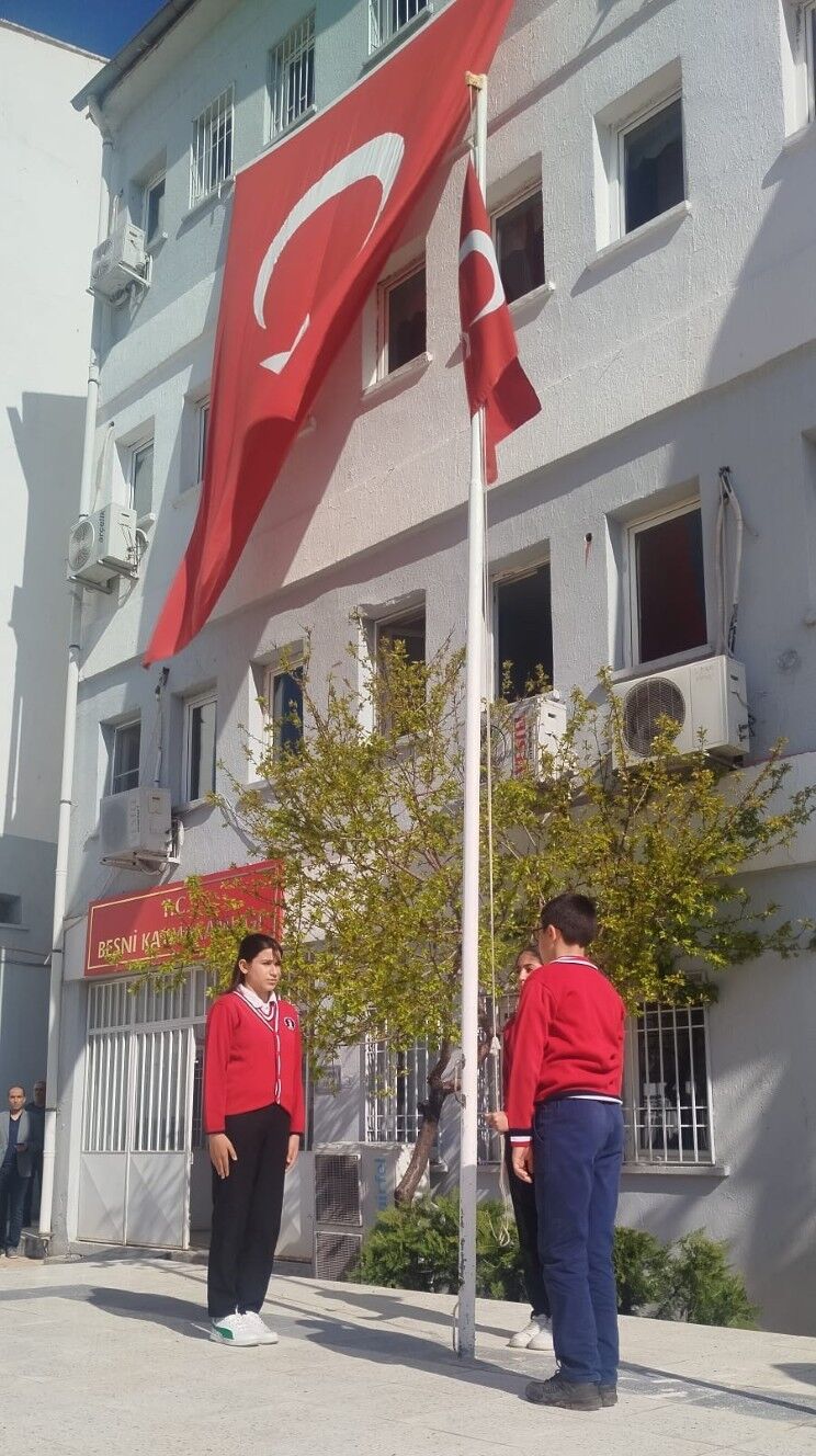 Besni’de 23 Nisan Kutlamaları Resmi Törenle Açıldı2