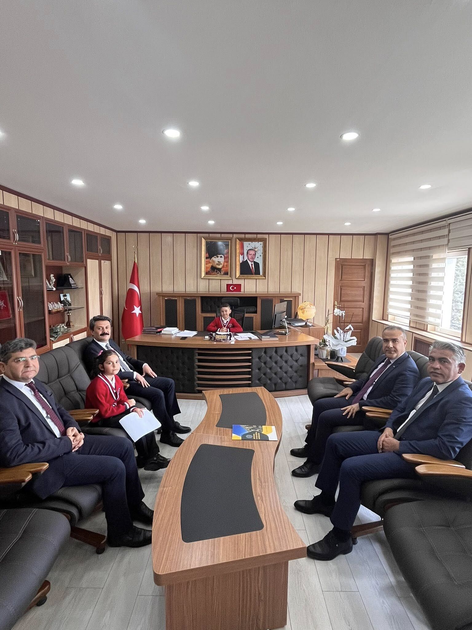 Besni’de 23 Nisan’da Anlamlı Makam Ziyareti (4)
