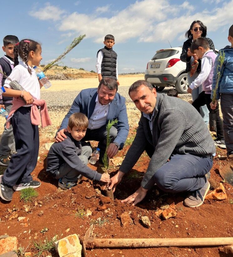 Besni’de 23 Nisan’da Doğaya 150 Çam Fidanı Dikildi6