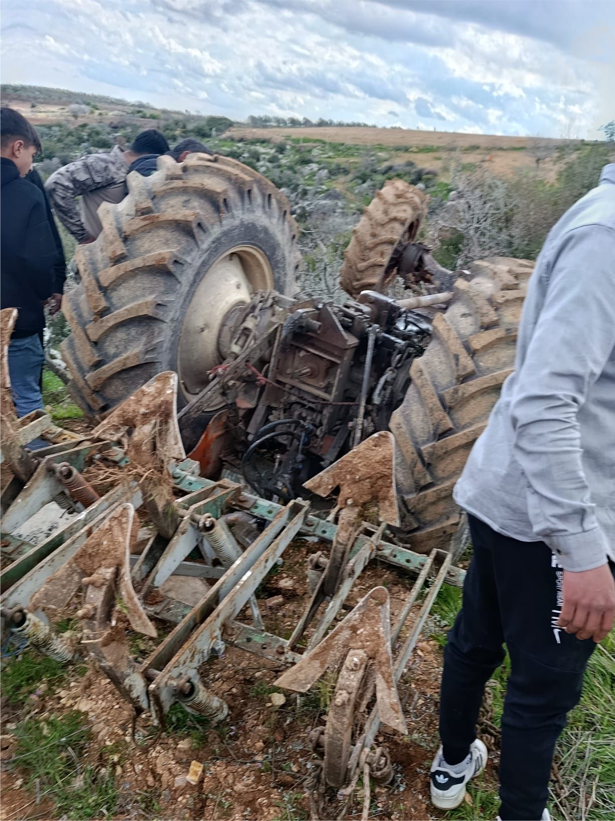 Besni'de Traktör Kazası 1 Kişi Hayatını Kaybetti2