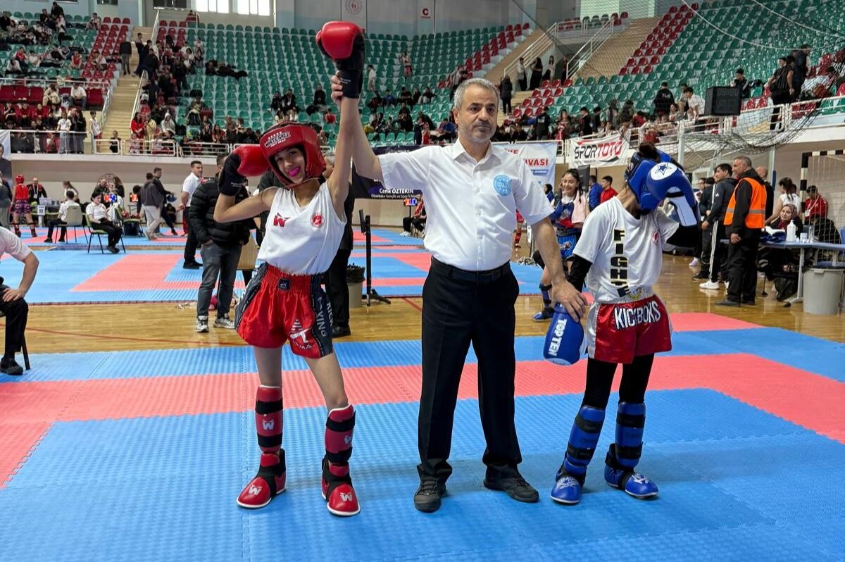 Besnili Menessa Kara’dan Türkiye Şampiyonluğu2