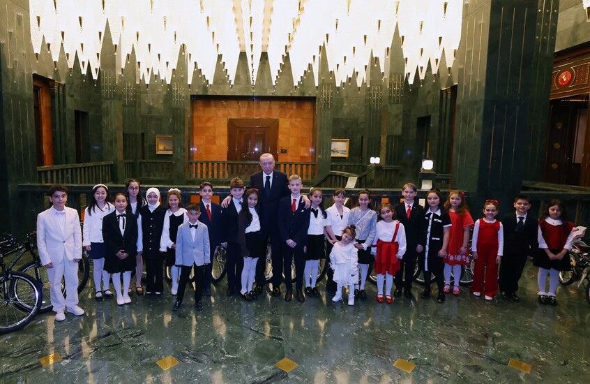 Cumhurbaşkanı Erdoğan Çocukları Ağırladı1