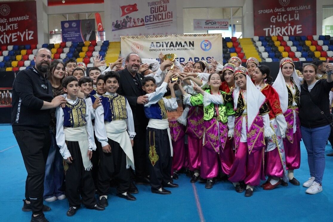 Halk Oyunlarında Adıyaman Rüzgârı Esti6