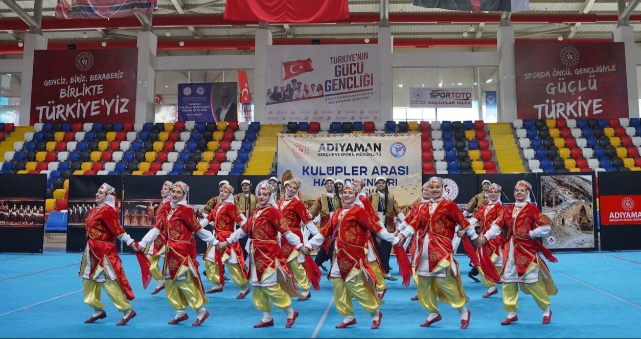 Halk Oyunlarında Adıyaman Rüzgârı Esti7