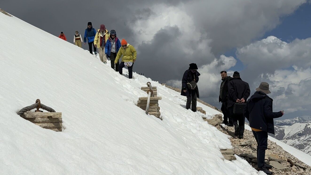Kar Altındaki Nemrut İlk Ziyaretçilerini Ağırladı1