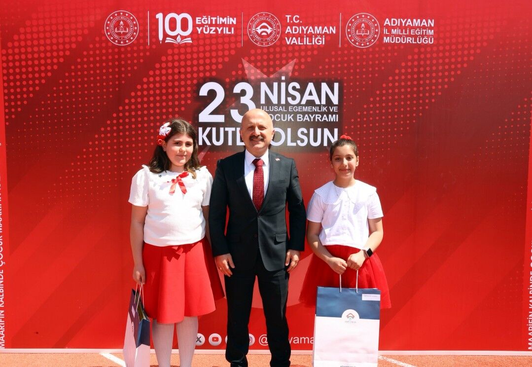 Vali Varol 23 Nisan Geleceğe İnancın Simges3