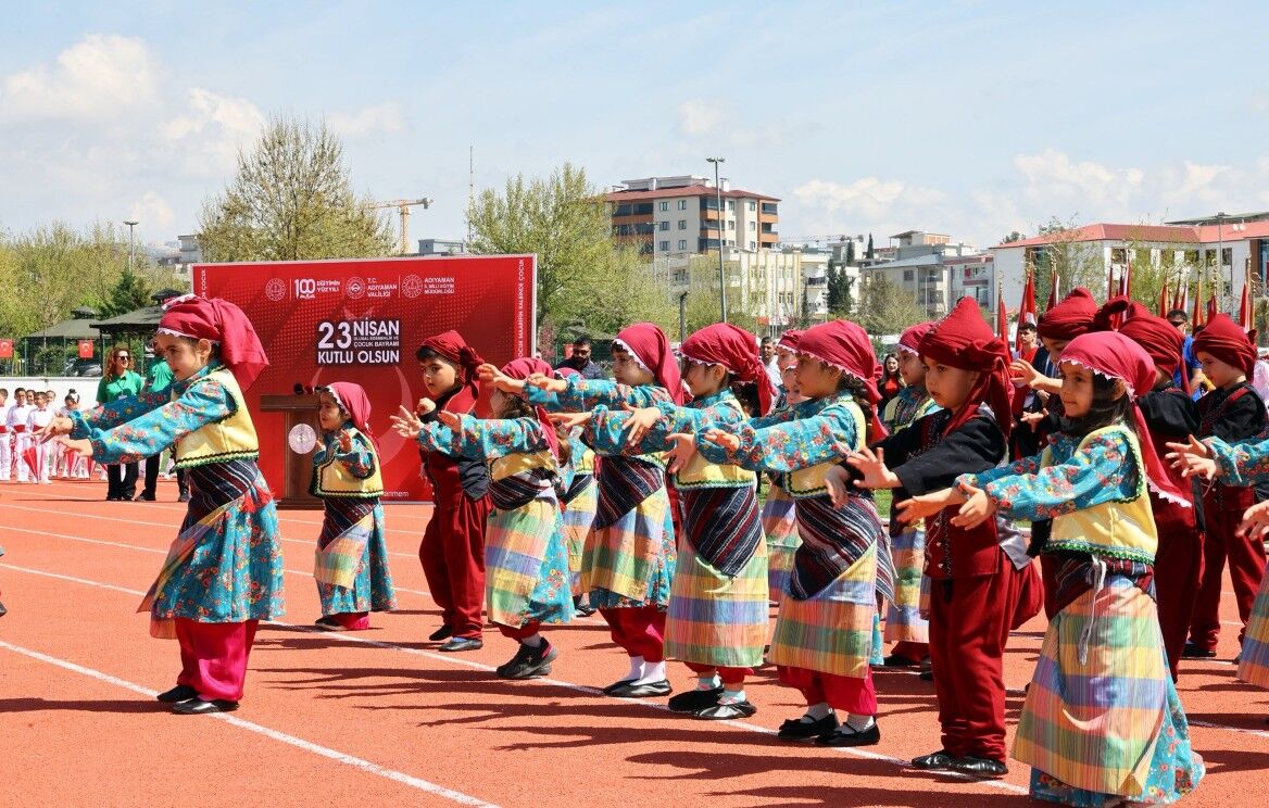 Vali Varol 23 Nisan Geleceğe İnancın Simges5