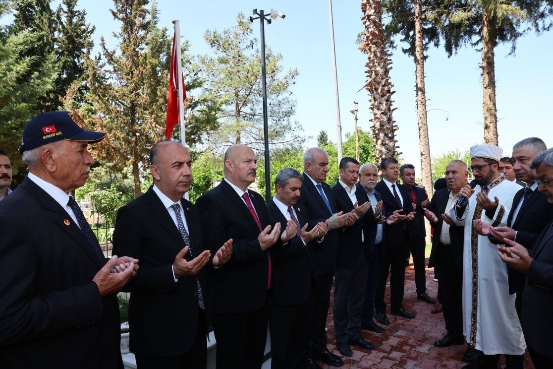Adıyaman’da Şehitlikte Arife Ziyareti1