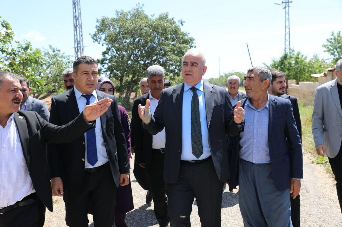Ak Parti Heyeti Besni’de Afetzede Çiftçilerle Buluştu2