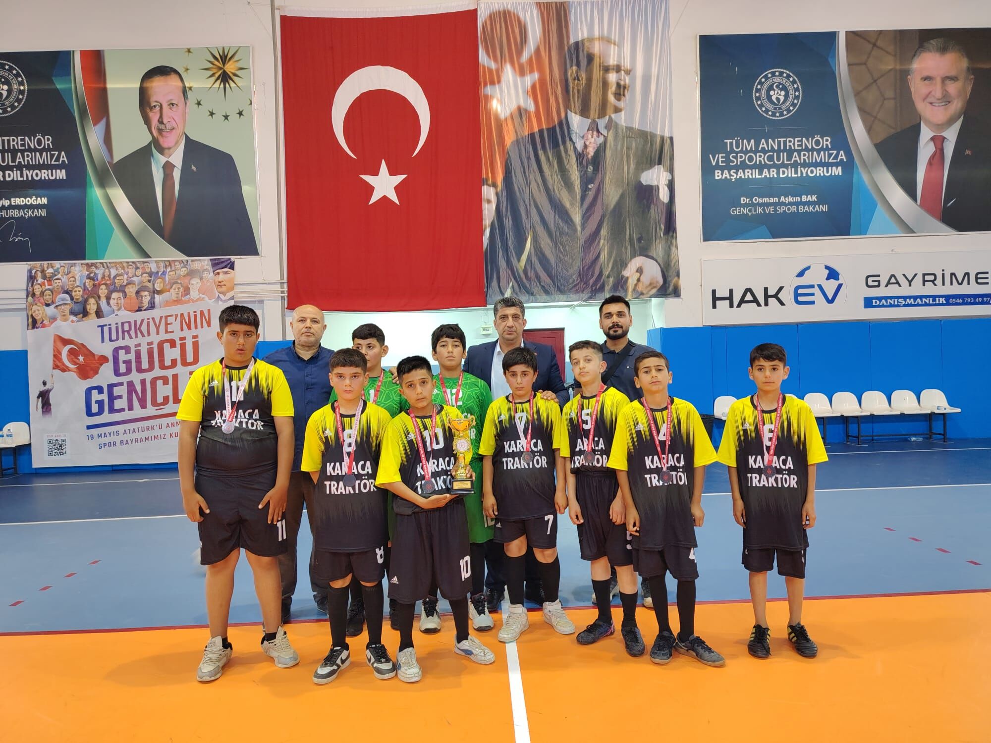 Besni Futsal Şampiyon11