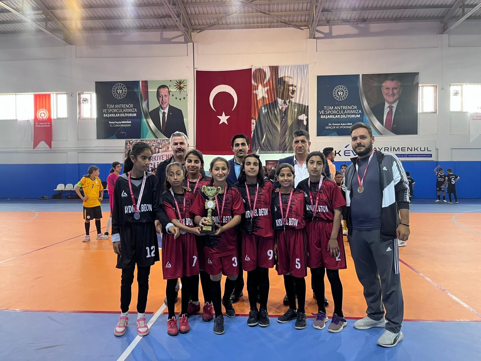 Besni Futsal Şampiyon3