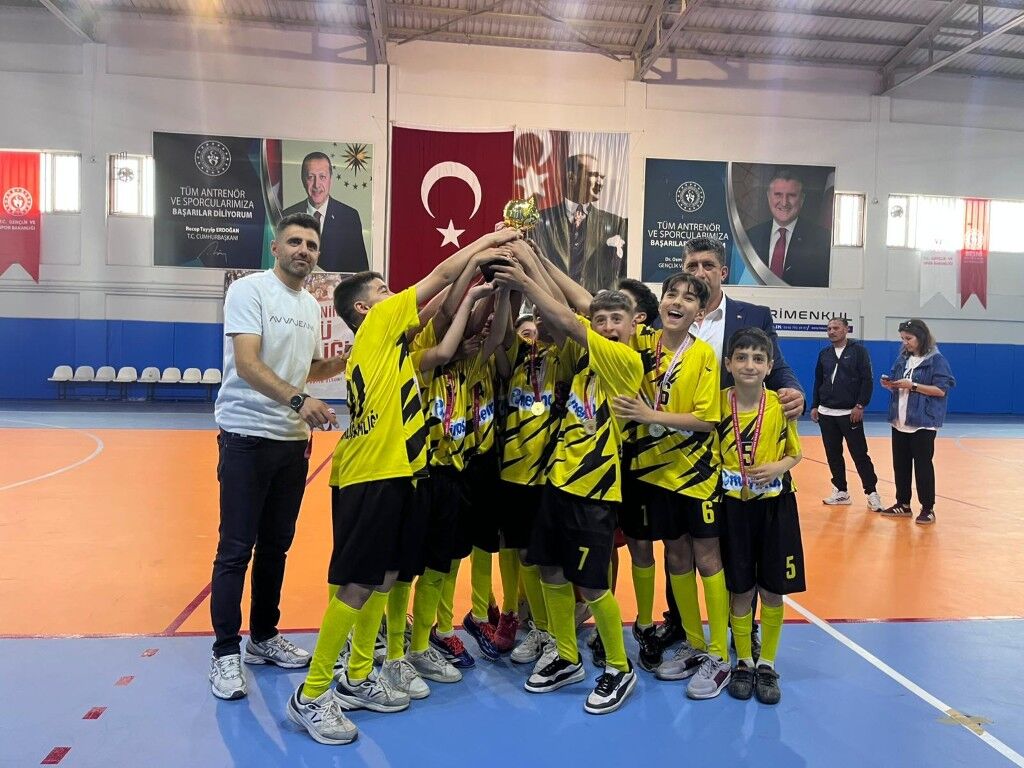 Besni Okullar Arası Küçükler Futsal Şampiyon1 (Orta)