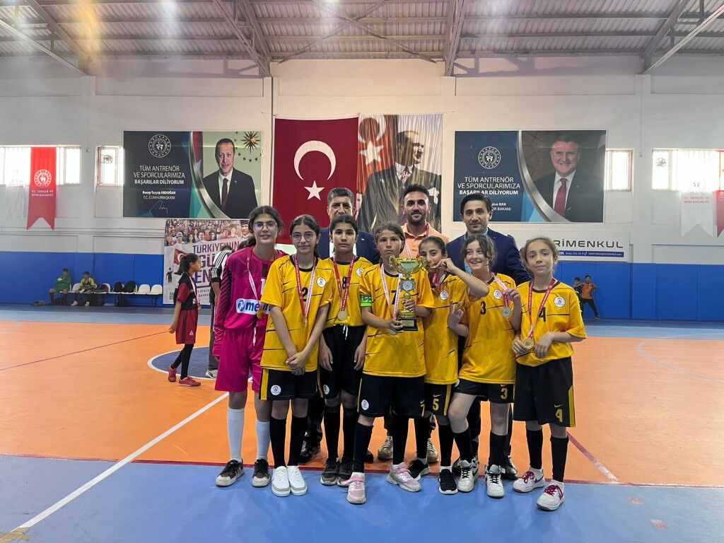 Besni Okullar Arası Küçükler Futsal Şampiyon2 (Orta)