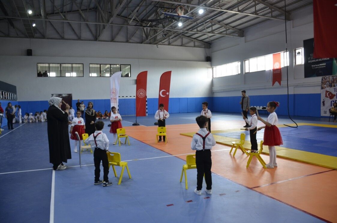 Besni’de 19 Mayıs Coşkusu Gösterilerle Taçlandı11