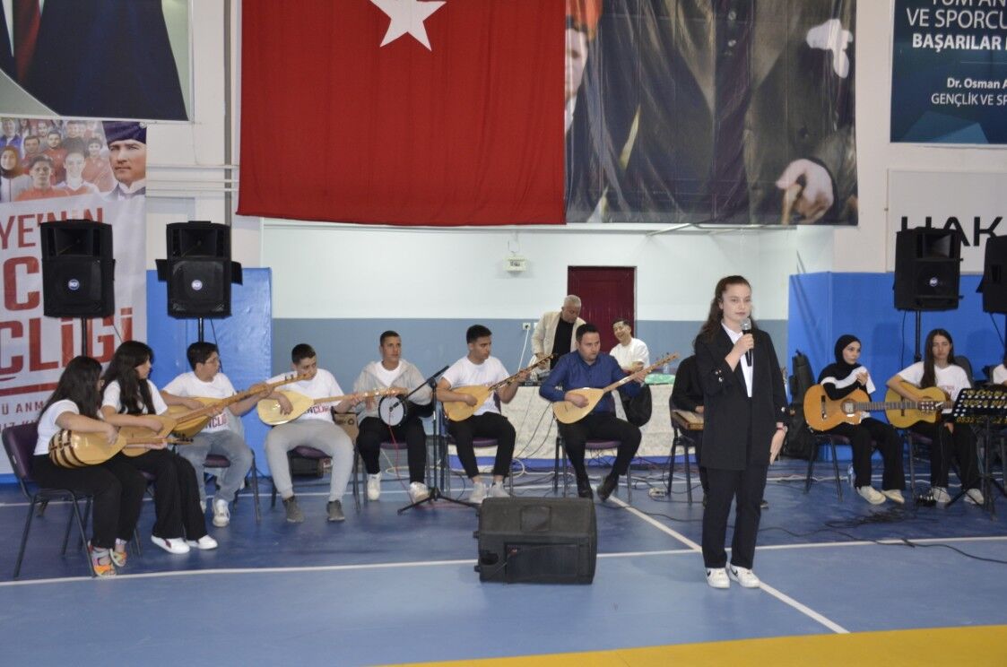 Besni’de 19 Mayıs Coşkusu Gösterilerle Taçlandı12