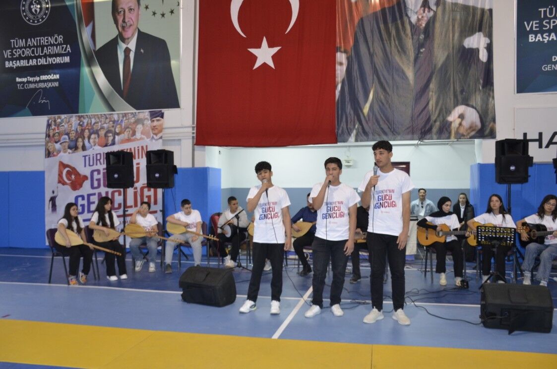 Besni’de 19 Mayıs Coşkusu Gösterilerle Taçlandı13