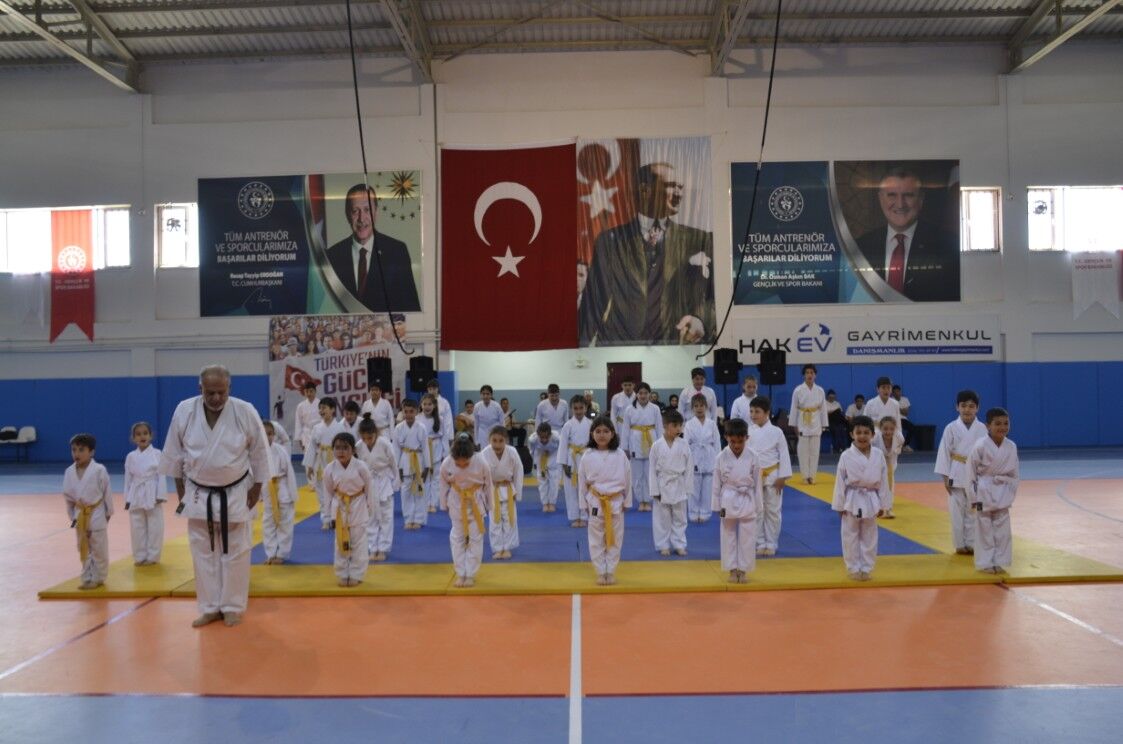 Besni’de 19 Mayıs Coşkusu Gösterilerle Taçlandı8