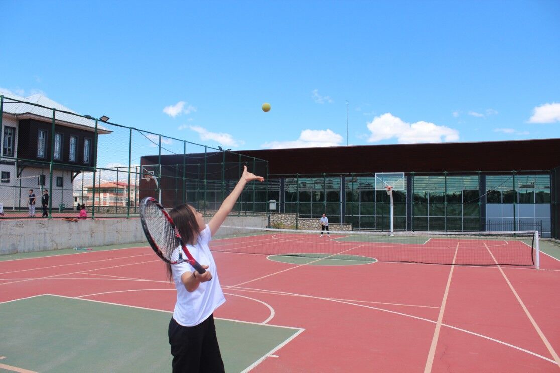 Besni’de 19 Mayıs Tenis Turnuvası Tamamlandı2