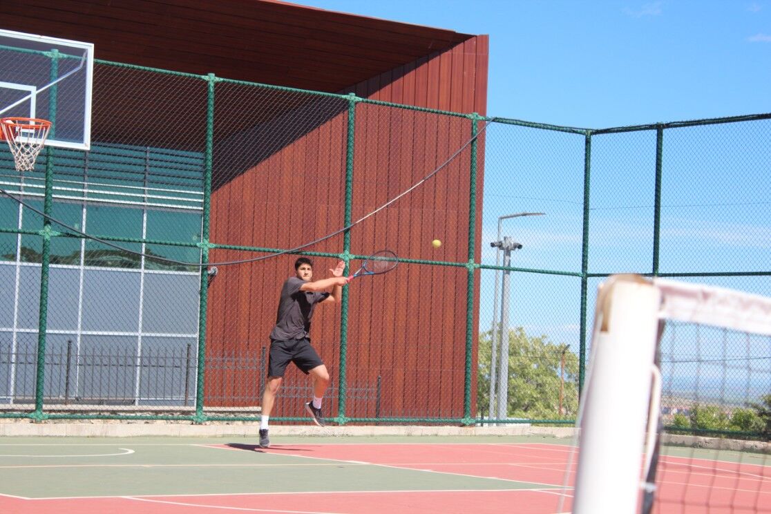 Besni’de 19 Mayıs Tenis Turnuvası Tamamlandı3