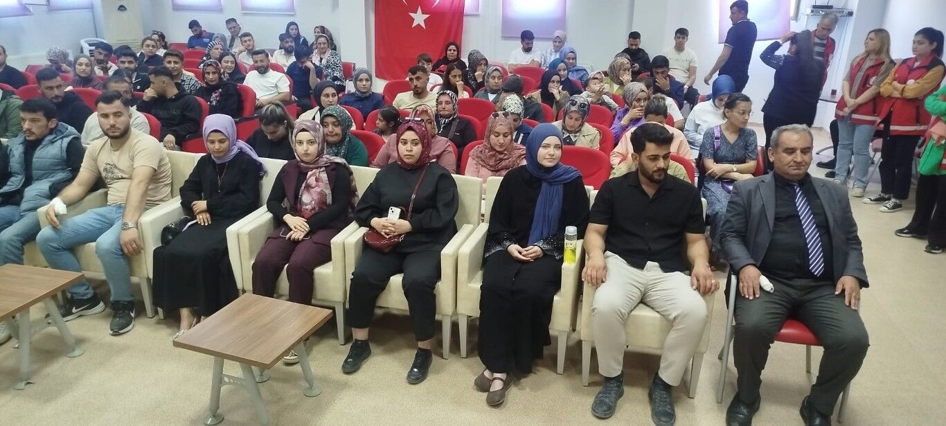 Besni’de Aile Yılı Etkinliğinde Genç Çiftler Buluştu