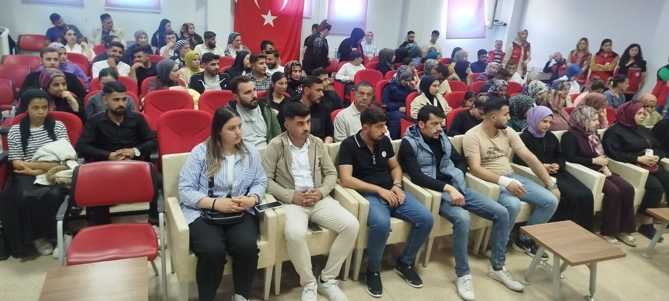 Besni’de Aile Yılı Etkinliğinde Genç Çiftler Buluştu1