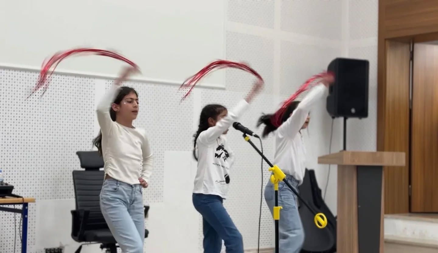 Besni’de İngilizce Şarkı Yarışması Coşkusu (6)