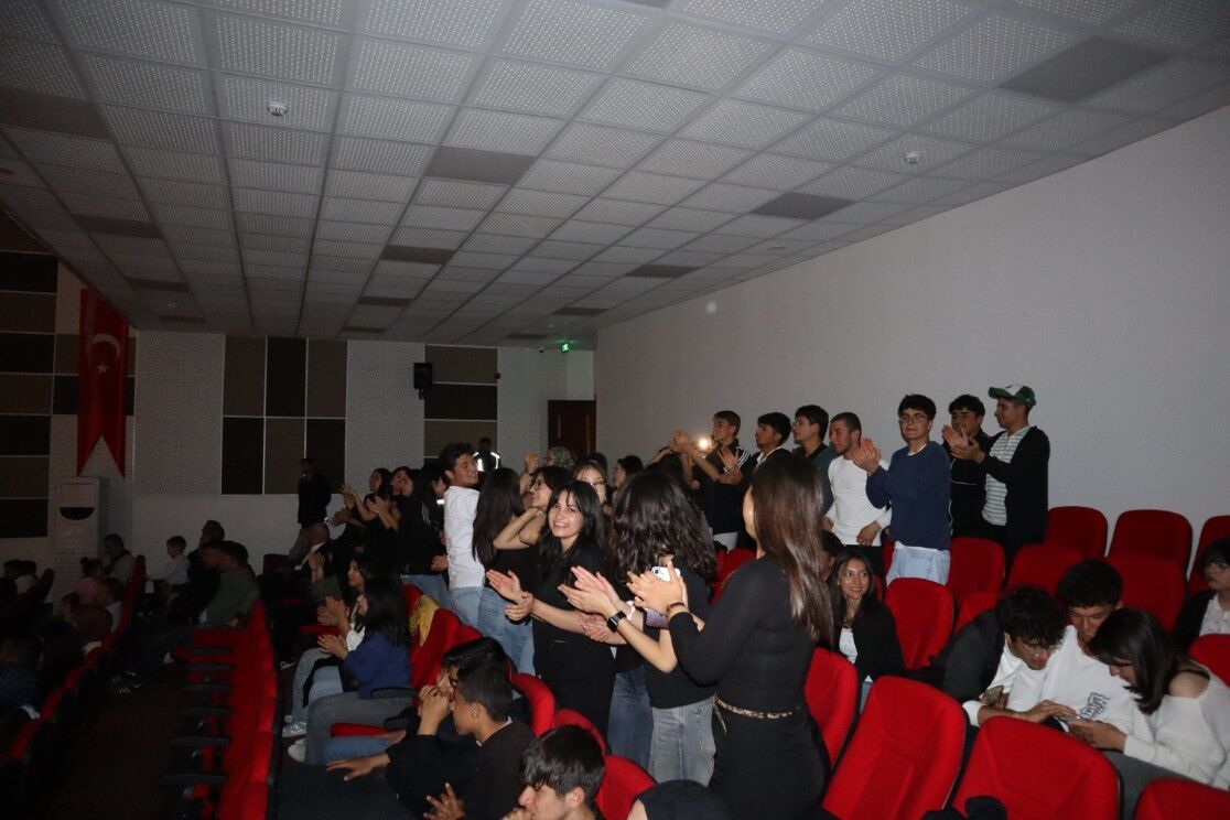 Besni’de “Mikrofon Sende” Yarışmasına Yoğun İlgi11