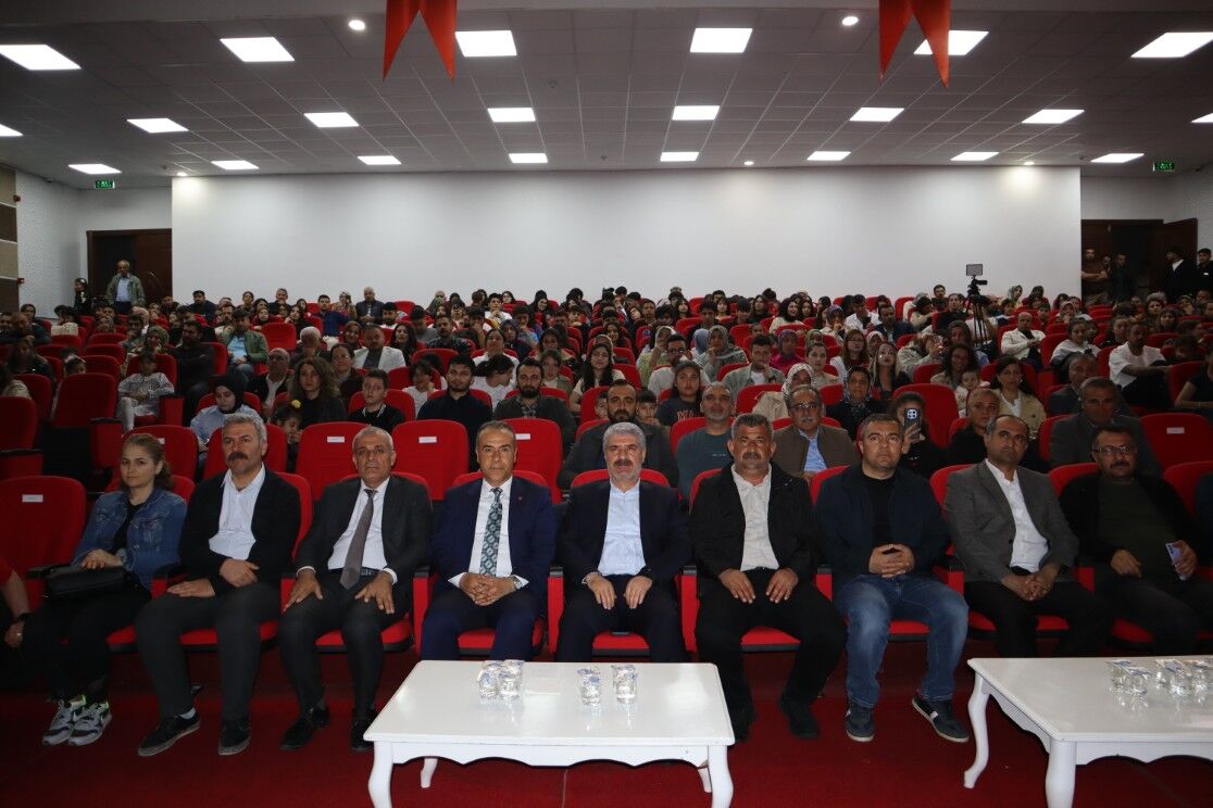 Besni’de “Mikrofon Sende” Yarışmasına Yoğun İlgi12