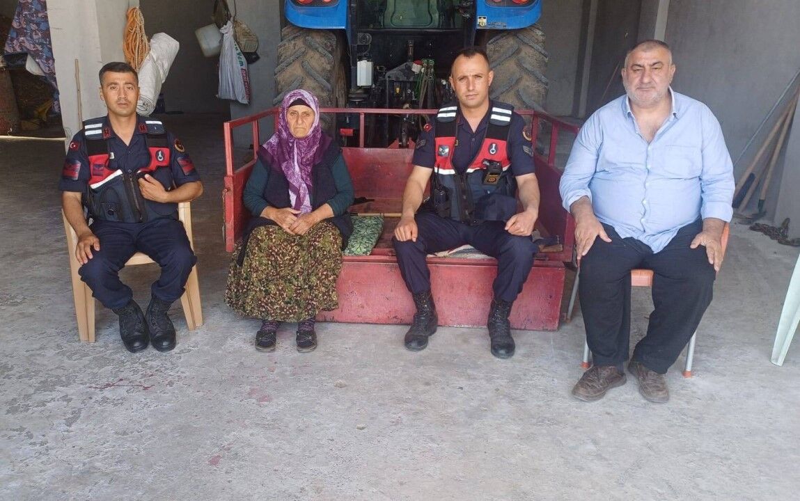 Besni’de Şehit Ve Gazi Ailelerine Bayram Ziyareti (10) (Özel)