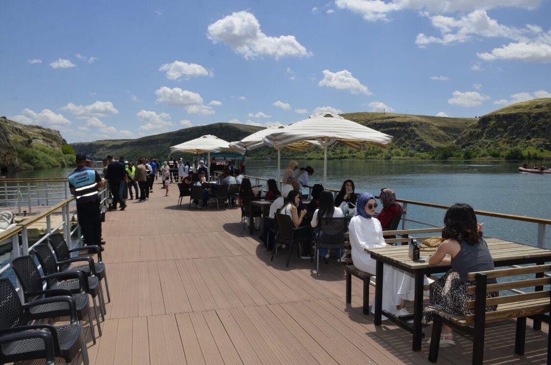 Besni’de Şenlikler Renkli Görüntülerle Başladı3
