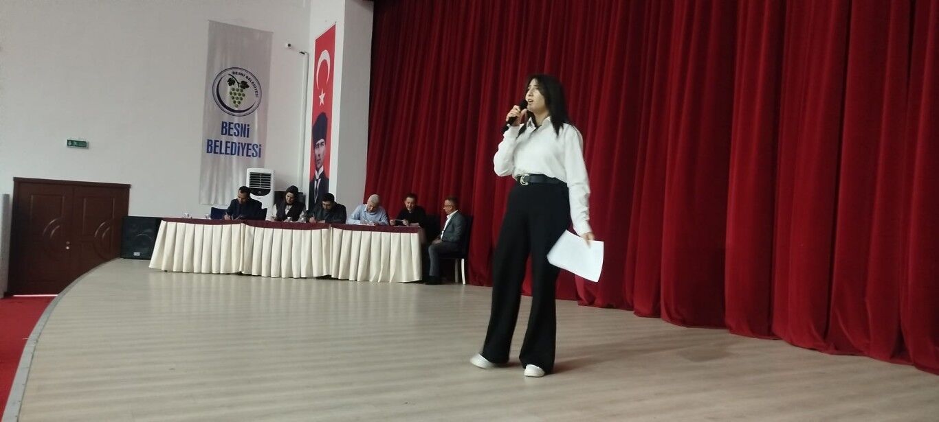 Besni’de Şiiri Güzel Okuma Yarışması Yapıldı2