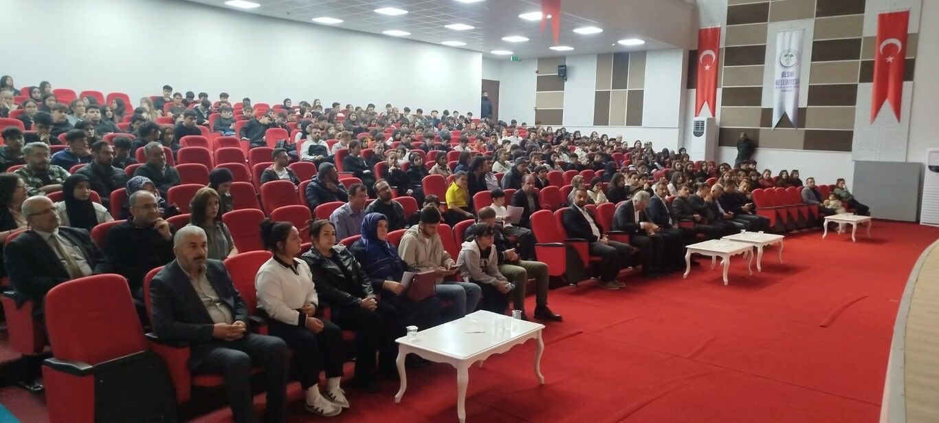 Besni’de Şiiri Güzel Okuma Yarışması Yapıldı4