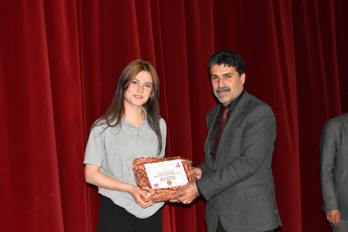 Besni’de Şiiri Güzel Okuma Yarışması Yapıldı62