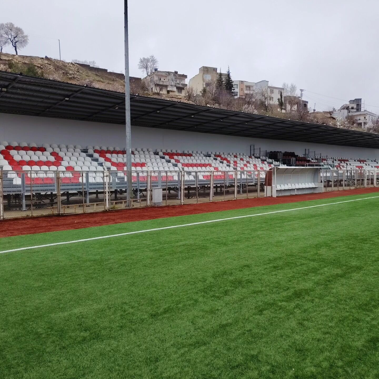 Besni’de Spor Tesisleri Yenilendi, Konfor Arttı3